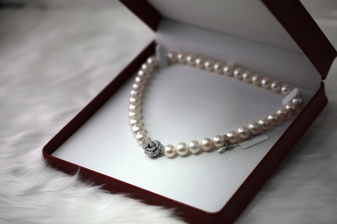Close-up of measuring jewellery — bracelet and ring size guide